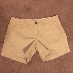 Khaki Old Navy 5” perfect shorts